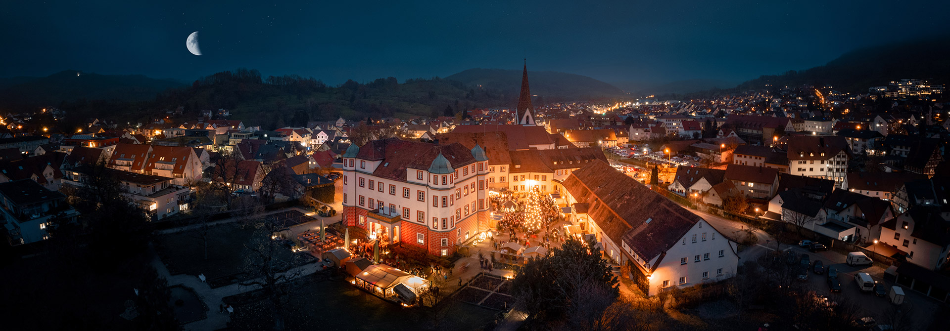 Weihnachtsmarkt rund ums Schloss