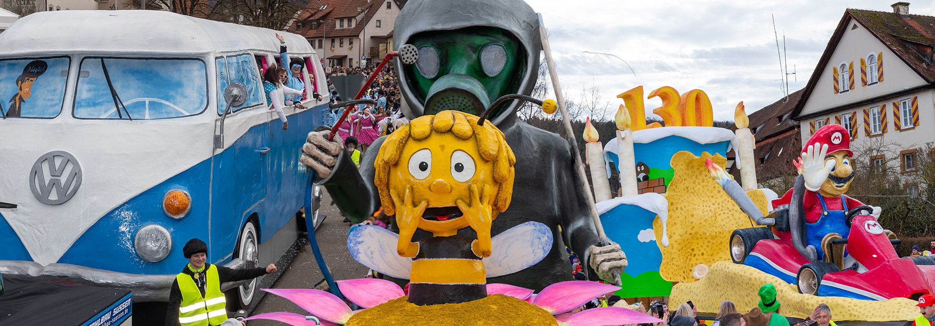 Verschiedene Fasnetswägen vom  Donzdorfer Umzug