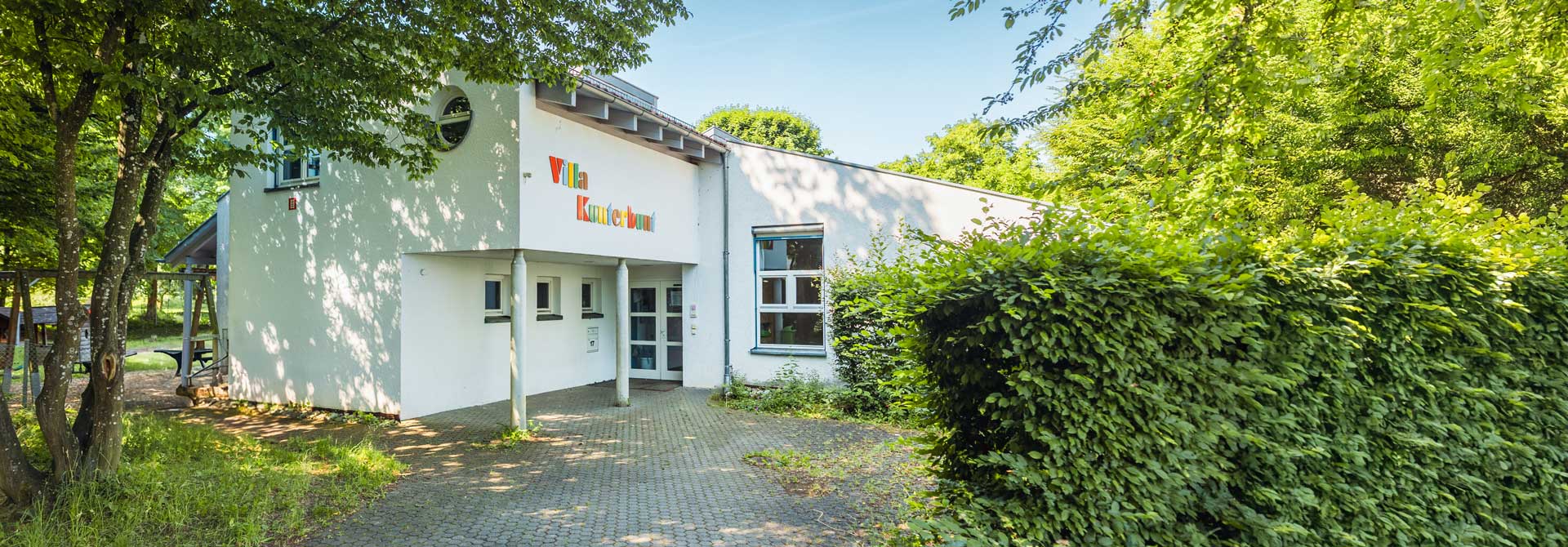 Außenansicht vom Kindergarten Villa Kunterbunt