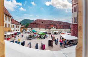 Krämermarkt im östlichen Schlosshof